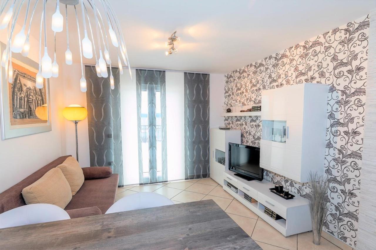 Holiday House Queens With Sea View Selce Buitenkant foto