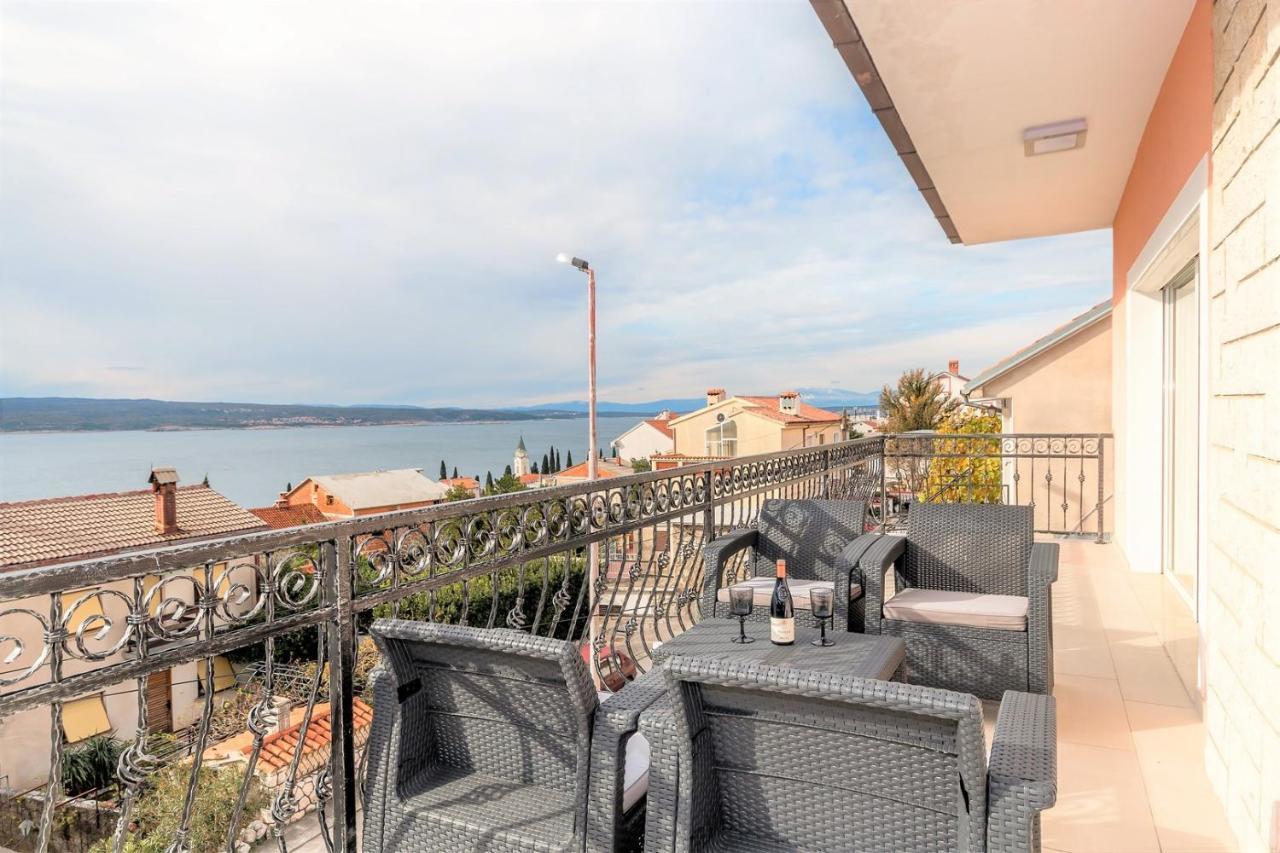 Holiday House Queens With Sea View Selce Buitenkant foto
