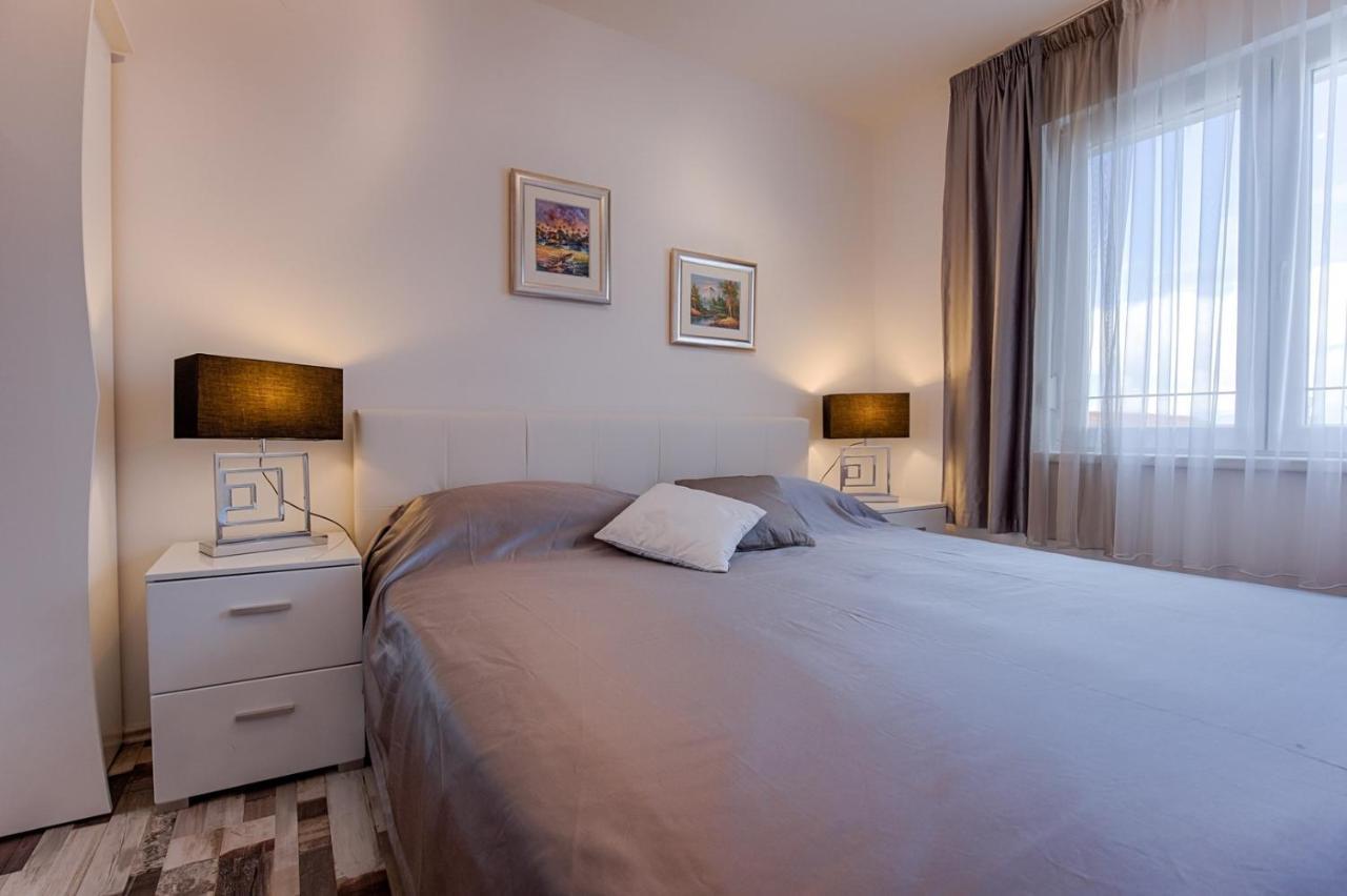 Holiday House Queens With Sea View Selce Buitenkant foto