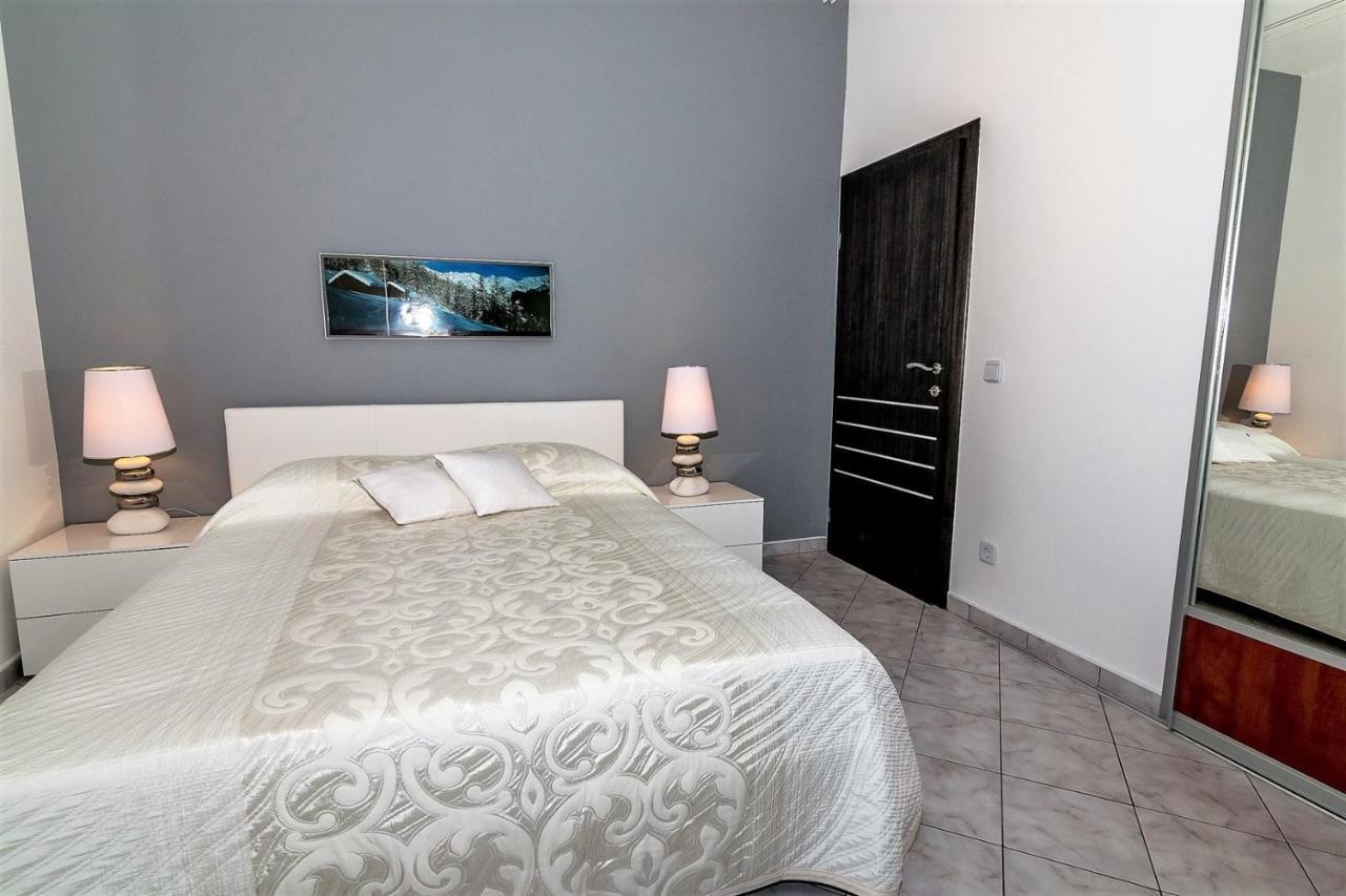 Holiday House Queens With Sea View Selce Buitenkant foto