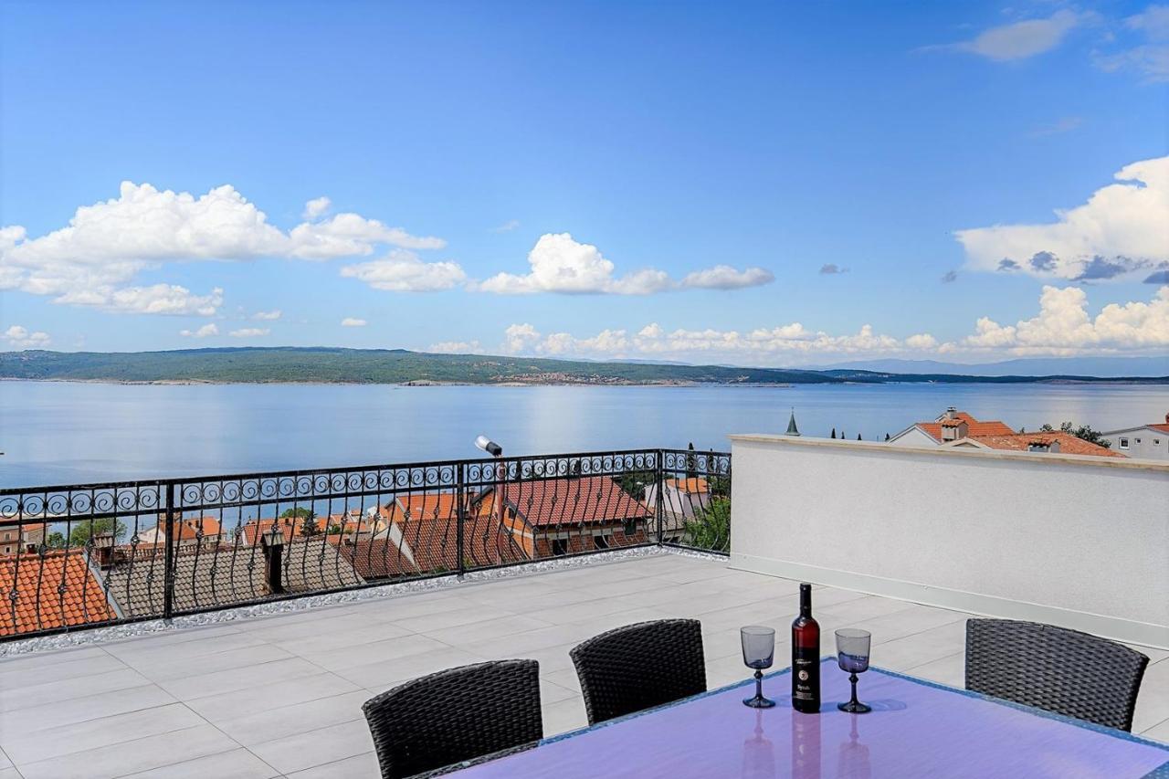 Holiday House Queens With Sea View Selce Buitenkant foto